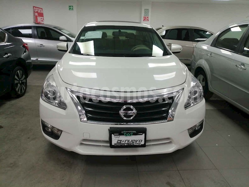 foto Nissan Altima Exclusive usado (2015) color Blanco precio $235,000