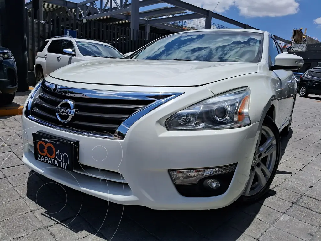 Nissan Altima Exclusive Usado Color Blanco Precio