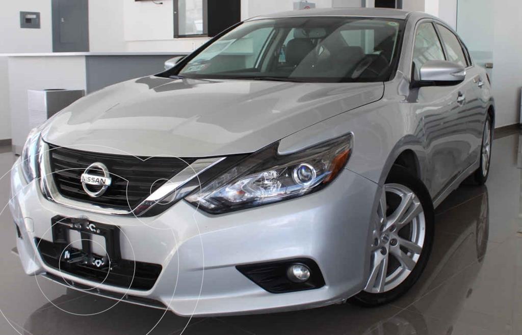 foto Nissan Altima Exclusive usado (2017) color Plata precio $290,000
