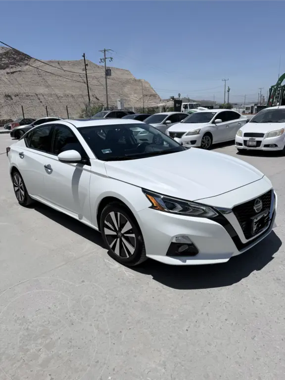 Nissan Altima Advance usado (2021) color Blanco precio $305,000