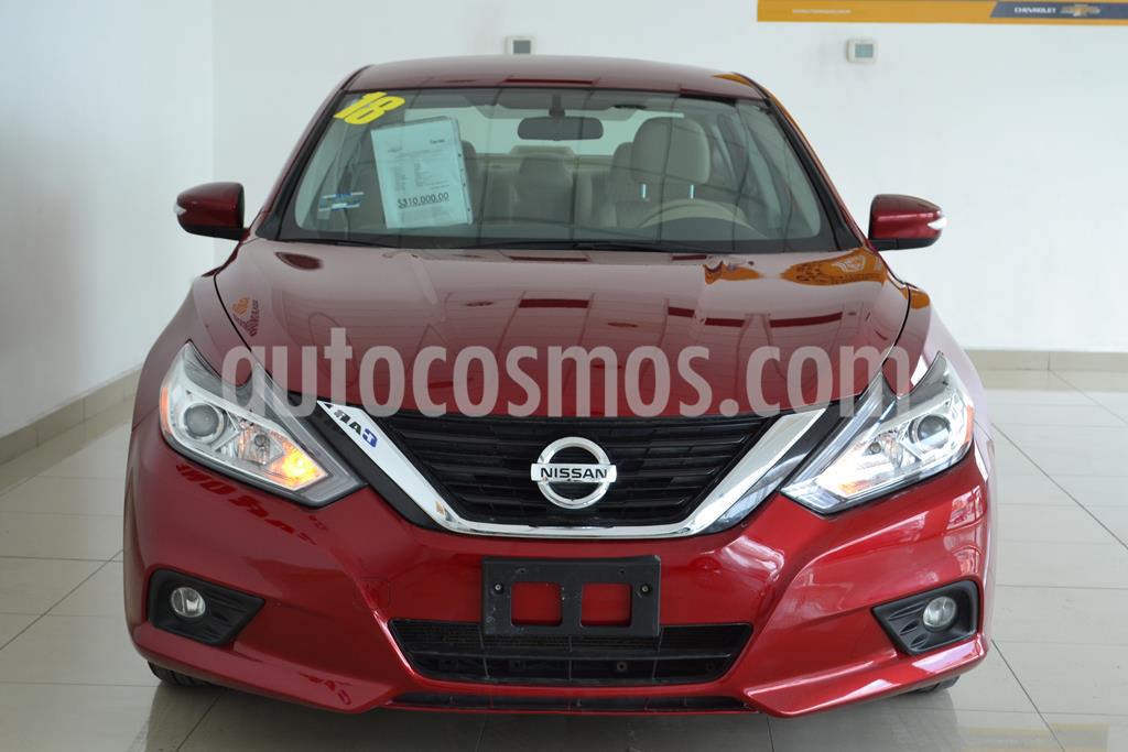 foto Nissan Altima Sense usado (2018) color Rojo precio $275,000