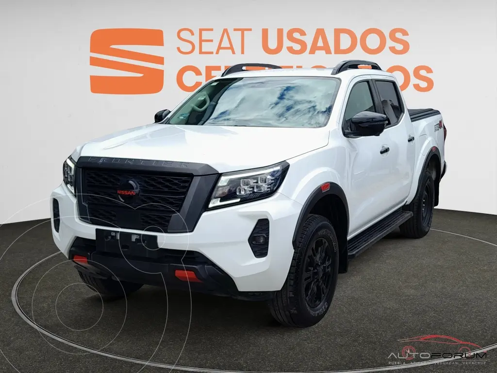 foto Nissan Frontier Pro-4X V6 4x4 usado (2021) color Blanco precio $619,900