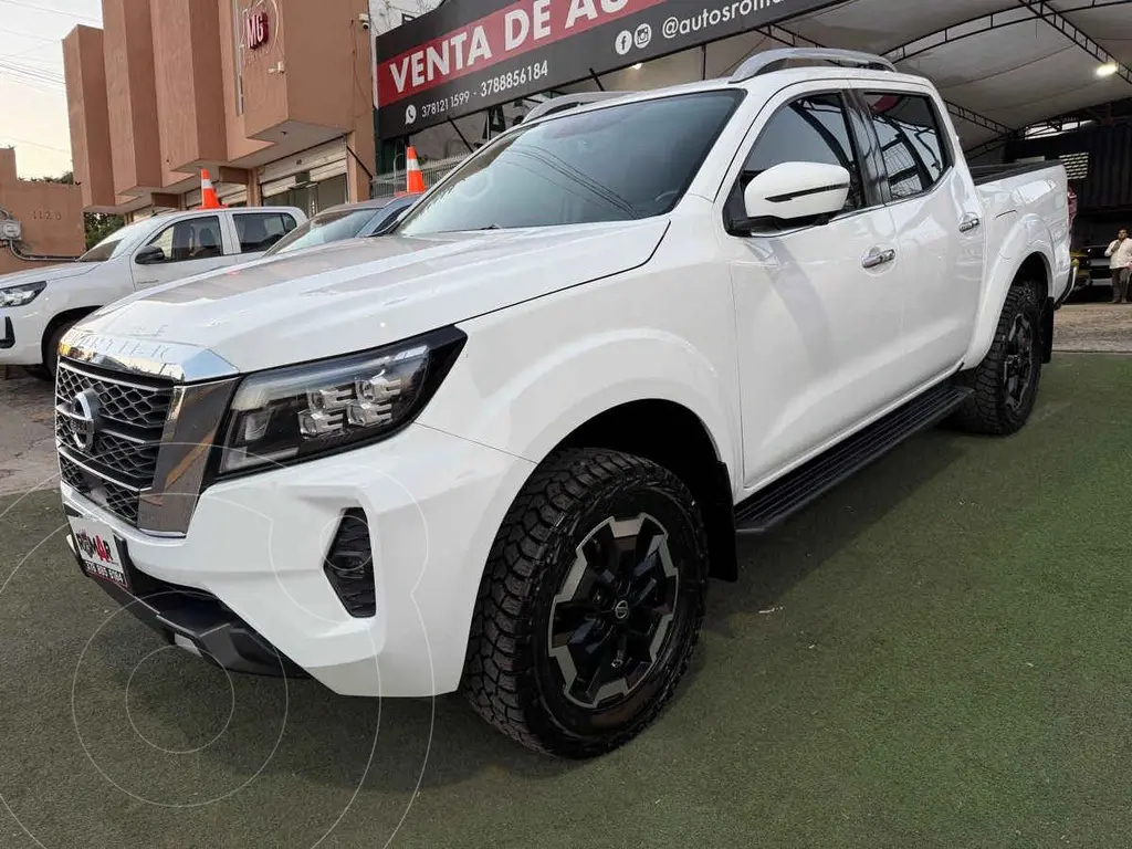 foto Nissan Frontier  LE Aut Platinum usado (2021) color Blanco precio $469,999