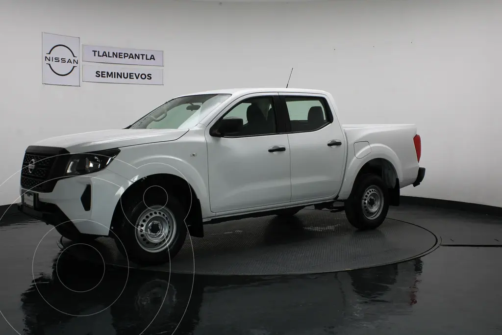 foto Nissan Frontier  SE usado (2022) color Blanco precio $329,000
