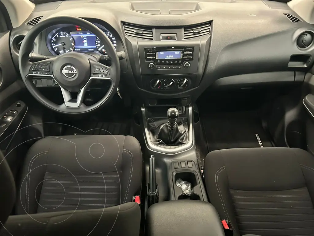 foto Nissan Frontier  XE usado (2024) color Blanco precio $480,000