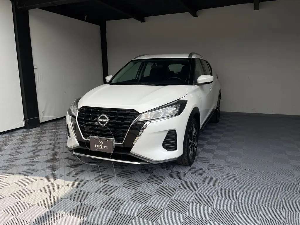 foto Nissan Kicks Advance usado (2023) color Blanco precio $339,000