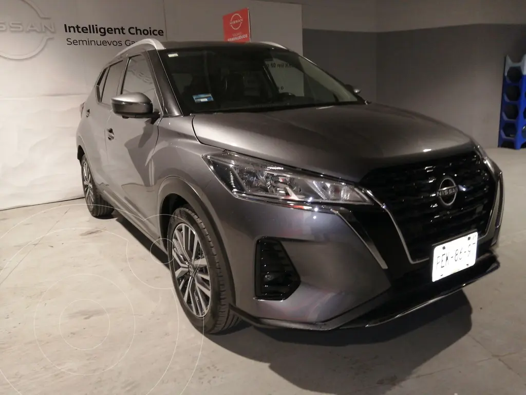 foto Nissan Kicks Exclusive Aut usado (2023) color Gris precio $375,000