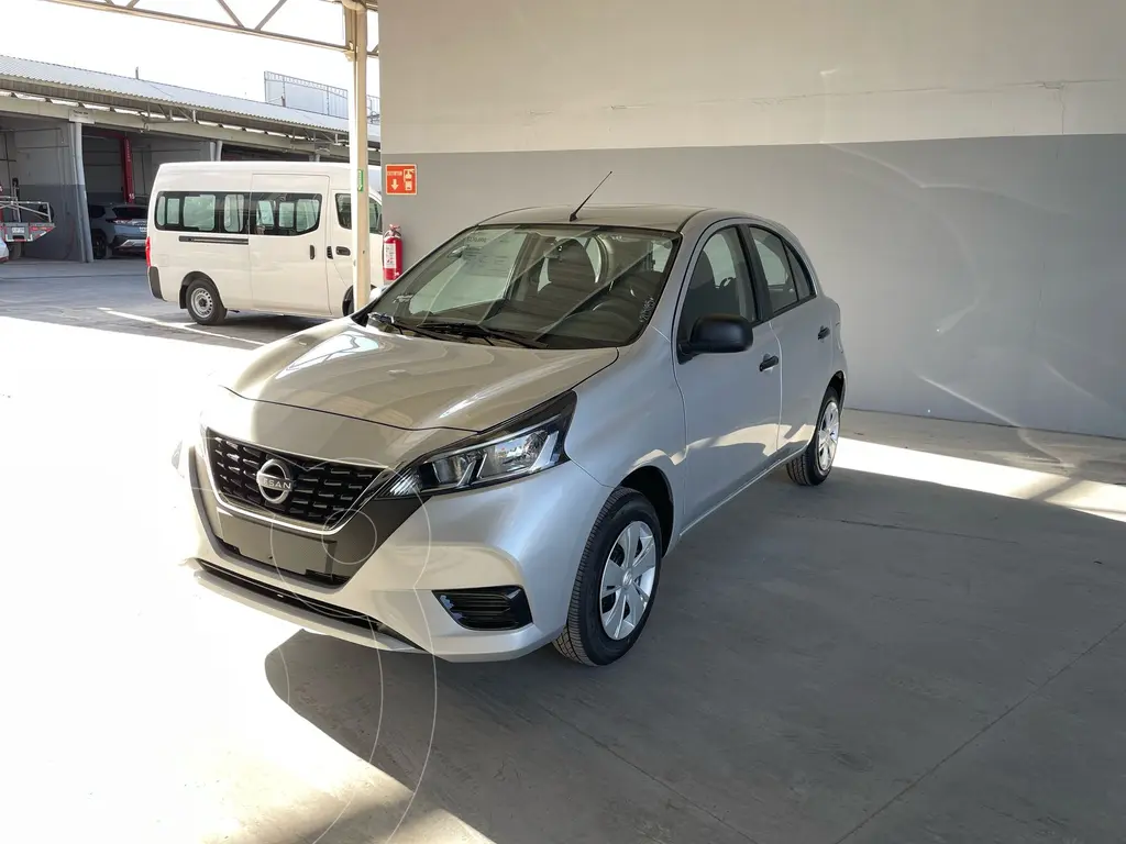 foto Nissan March Sense usado (2025) color plateado precio $270,000