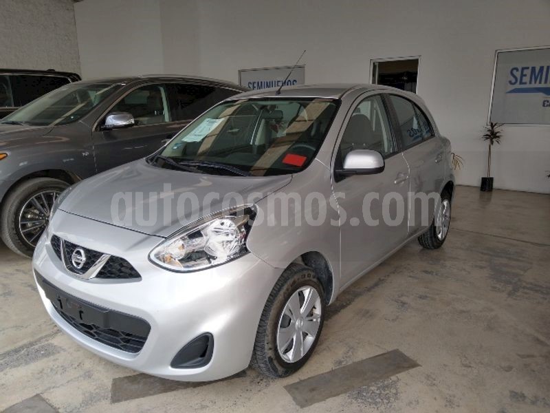 foto Nissan March Sense Aut usado (2018) color Plata precio $180,000