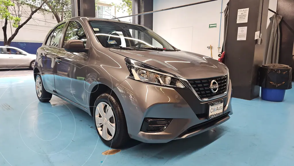 Nissan March Sense Aut usado (2023) color Gris Oxford precio $234,000