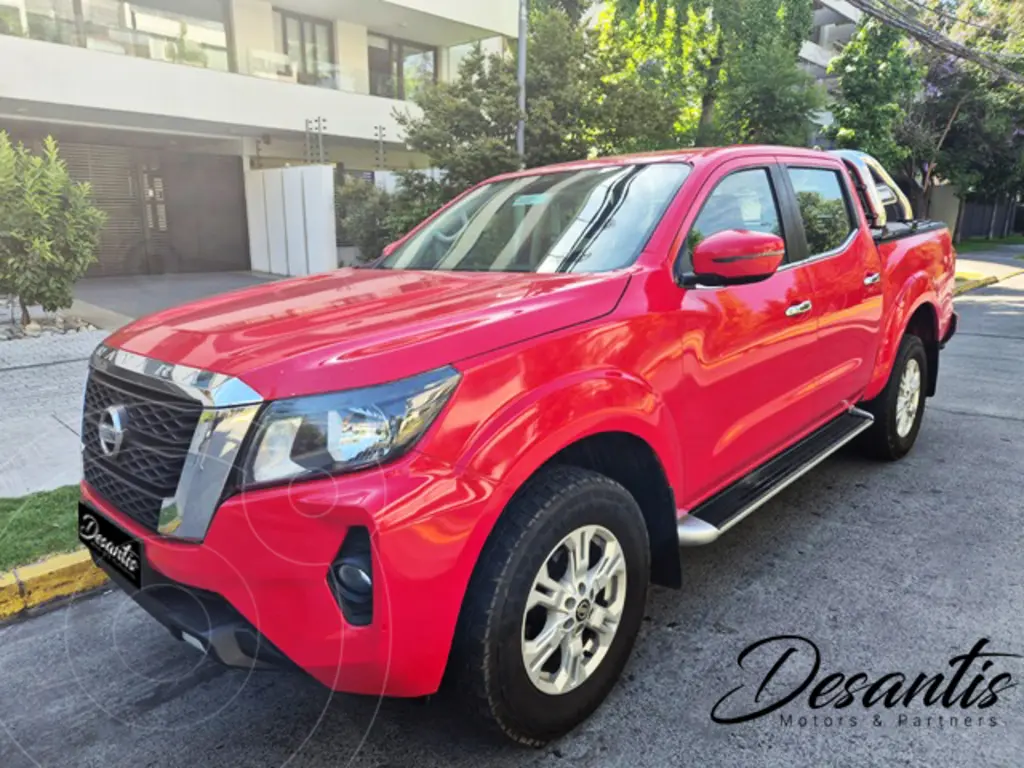 foto Nissan Navara 2.3D DC XE usado (2021) color Rojo precio $16.480.000