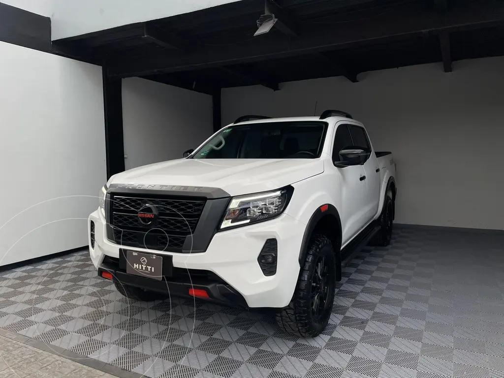 foto Nissan NP300 Frontier LE Platinum A/A usado (2021) color Blanco precio $565,000