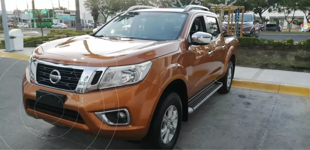 foto Nissan NP300 Frontier LE A/A usado (2017) color Naranja precio $389,000