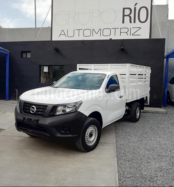 foto Nissan NP300 2.4L Estacas Dh usado