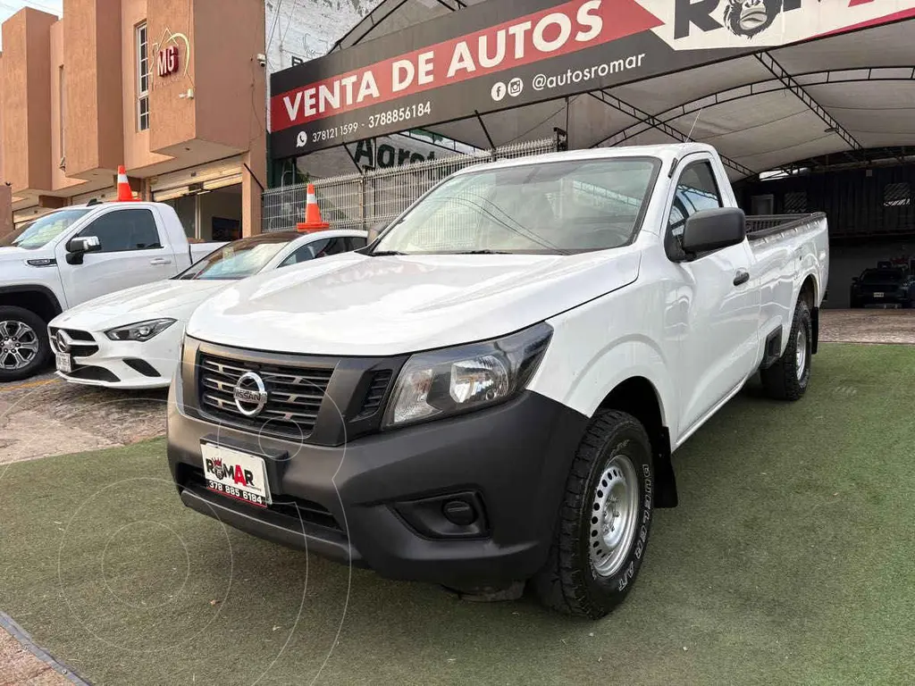 foto Nissan NP300 2.4L Pick-up Dh usado (2018) color Blanco precio $269,999