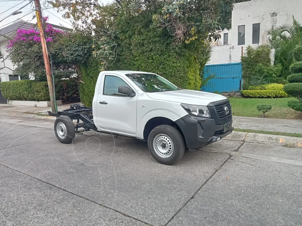 Nissan NP300 2.5L Chasis Cabina Dh Paquete De Seguridad Usado (2021 ...