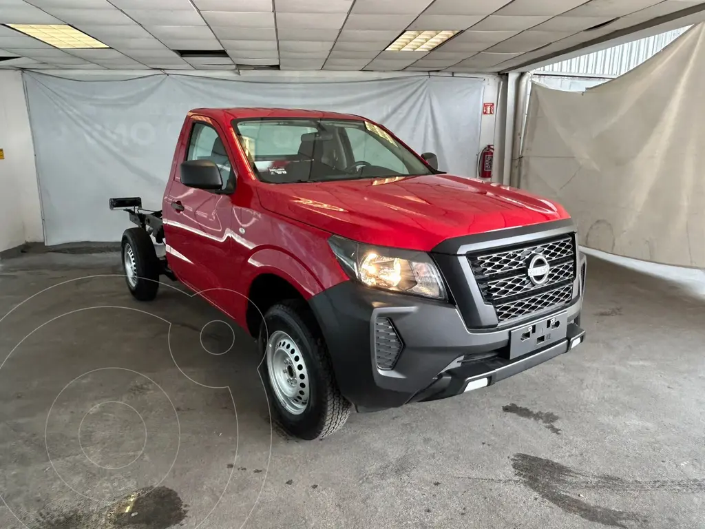 foto Nissan NP300 Chasis usado (2024) color Rojo precio $438,900