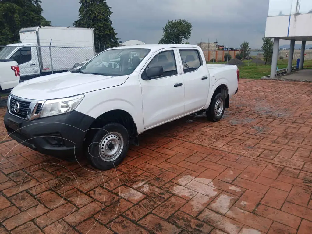 Nissan NP300 2.5L Doble Cabina S Paquete de Seguridad 2020