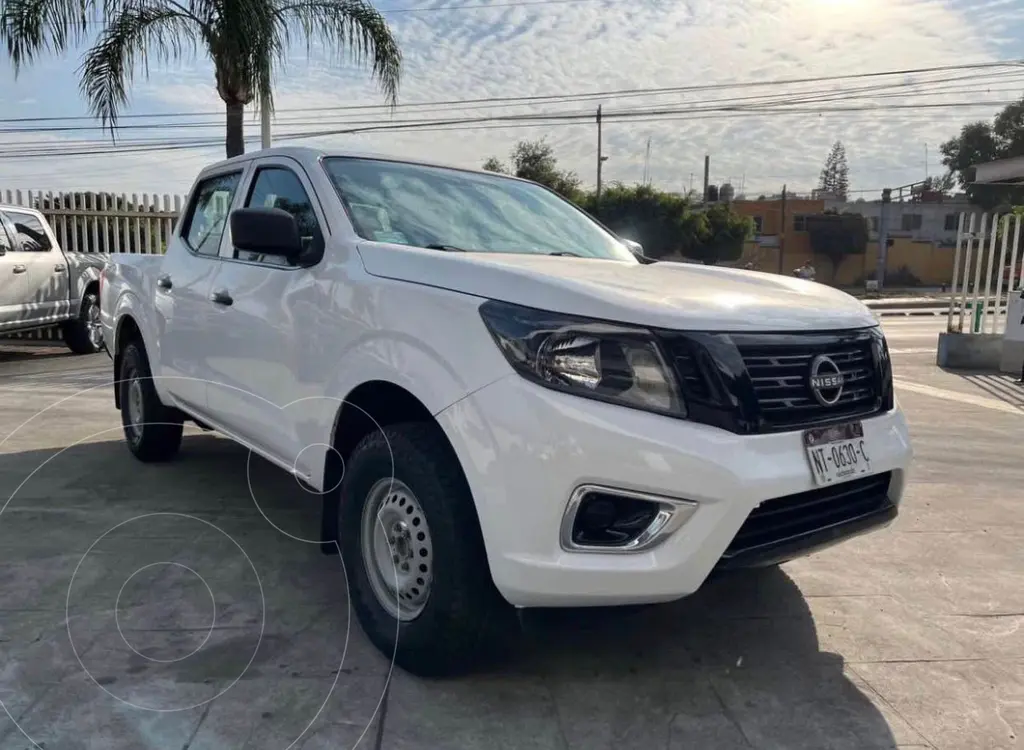 Nissan NP300 2.4L Doble Cabina 4X4 2020