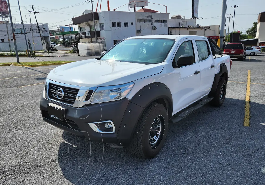 Nissan NP300 2 4L Doble Cabina SE A A Paquete De Seguridad Usado 2020