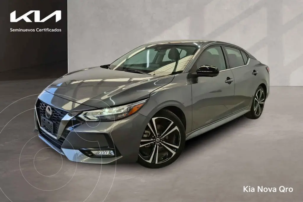 foto Nissan Sentra SR Aut usado (2023) color Gris precio $355,000
