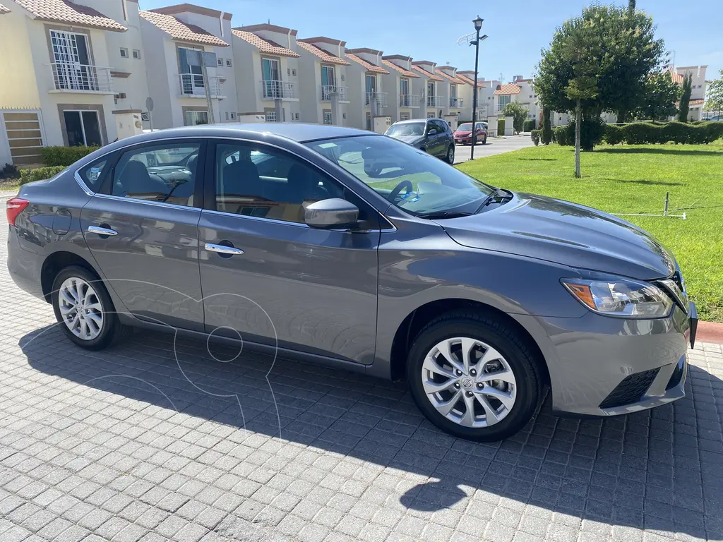 Nissan Sentra Sense usado (2018) color Gris Oxford precio 220,000