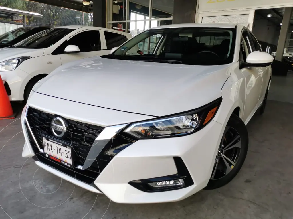 foto Nissan Sentra Advance usado (2021) color Blanco precio $362,000