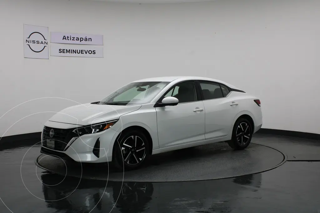 foto Nissan Sentra Advance usado (2024) color Blanco precio $365,000