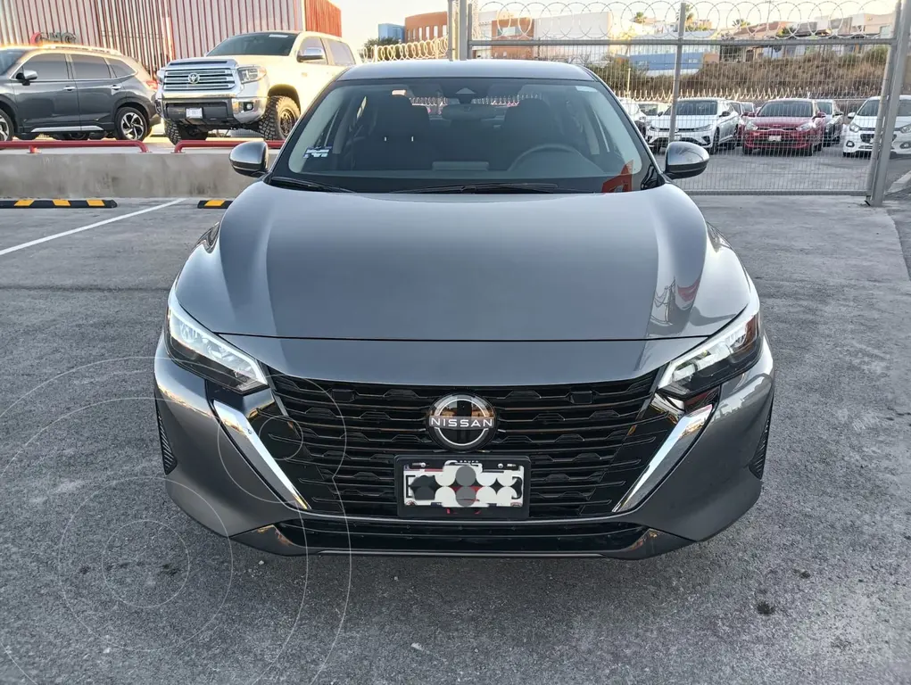foto Nissan Sentra Sense Aut usado (2025) color Gris Oscuro precio $372,000