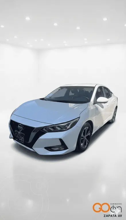foto Nissan Sentra Advance usado (2023) color NISQACBLANCO PERLADO precio $315,000