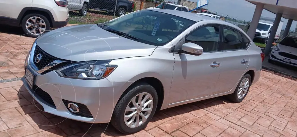 foto Nissan Sentra Advance Aut usado (2019) color Plata precio $255,000