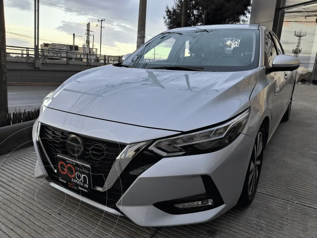 foto Nissan Sentra EXCLUSIVE usado (2020) color Plata precio $299,000