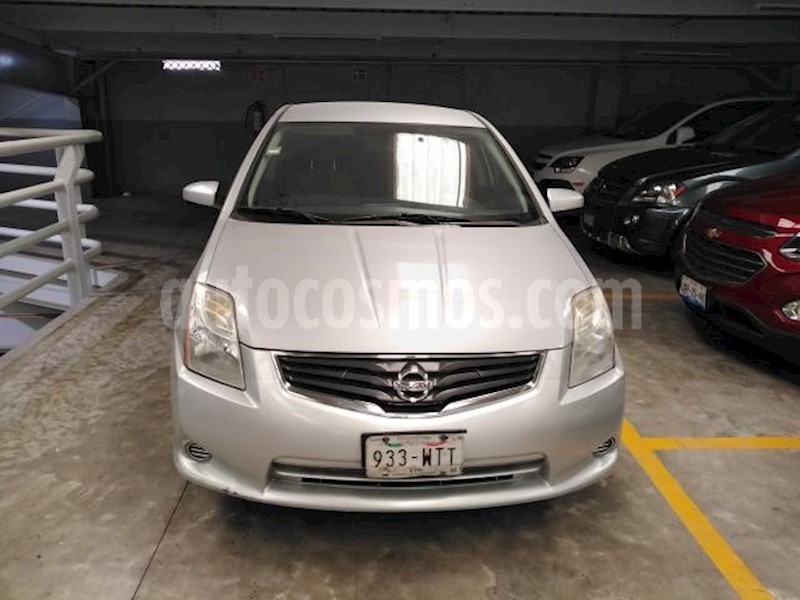foto Nissan Sentra 4p Custom L4 2L 140 CP Man usado (2010) color Plata precio $100,000