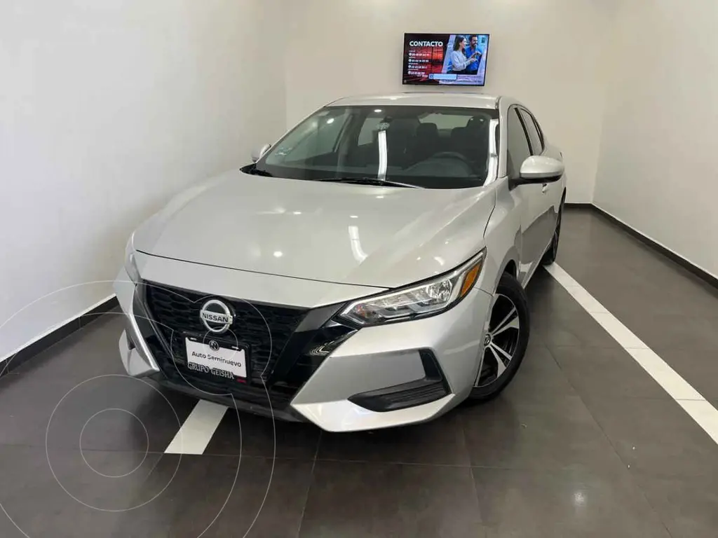 foto Nissan Sentra Sense usado (2020) color Plata precio $260,000