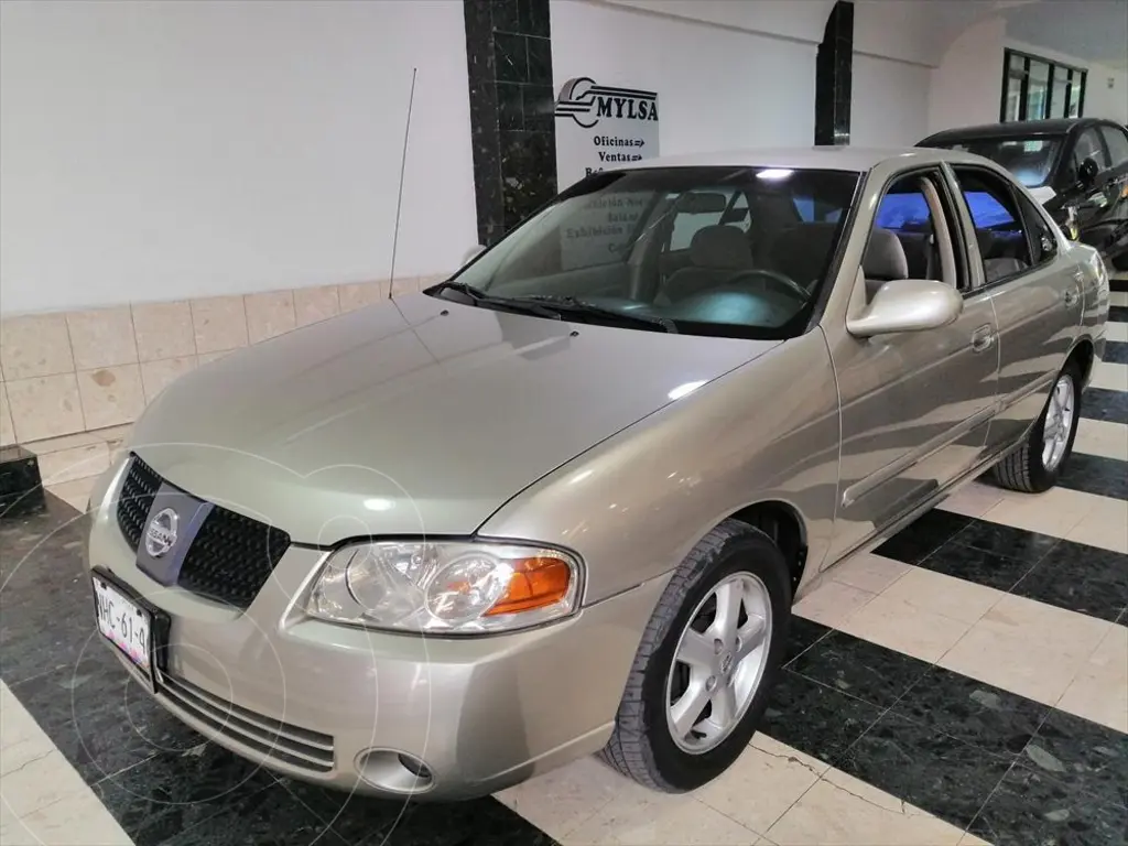 Nissan Sentra GXE L1 1.8L usado (2004) color Plata precio $96,000
