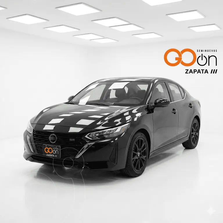 foto Nissan Sentra PLATINUM usado (2025) color NISKHNEGRO precio $440,000