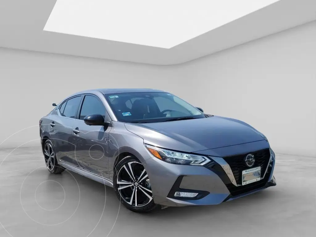 foto Nissan Sentra SR Aut usado (2023) color Gris precio $390,000