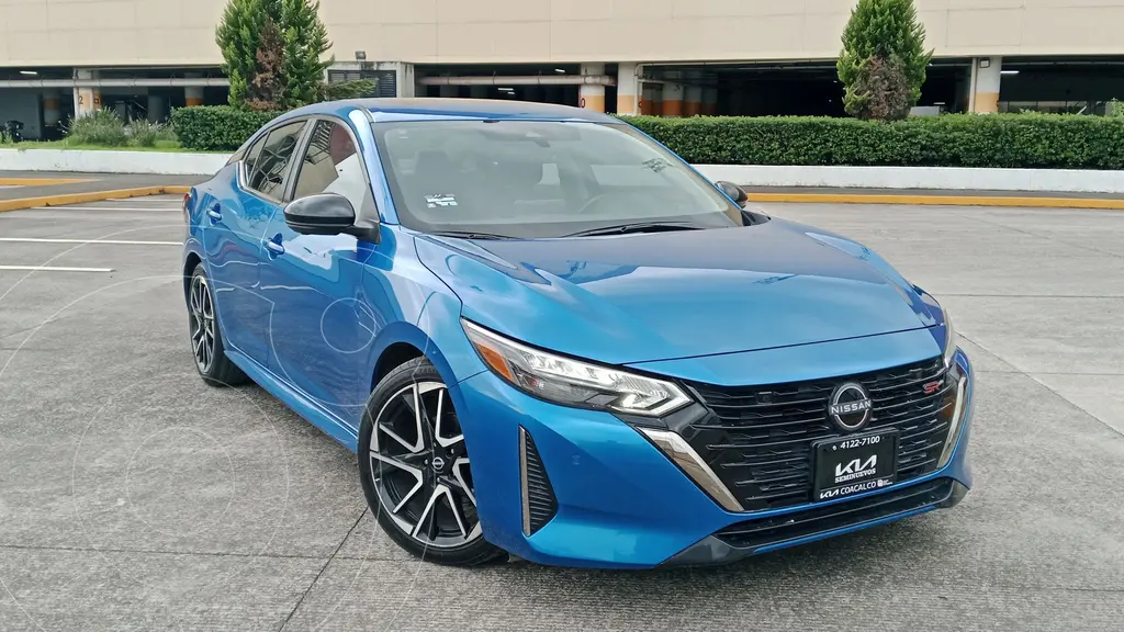 Sentra Azul Bitono Nissan Sentra SR Platinum usado (2024) color Azul precio $439,800