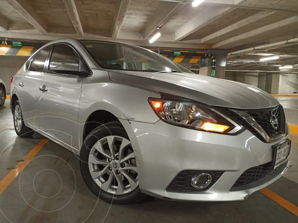 foto Nissan Sentra Advance Aut usado (2017) color Gris precio $215,000