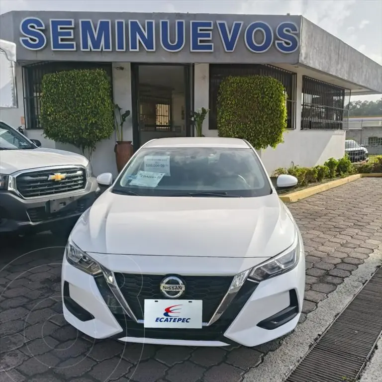 foto Nissan Sentra Sense usado (2023) color Blanco precio $310,000