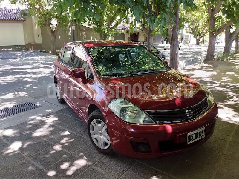 foto Nissan Tiida Hatchback Visia usado