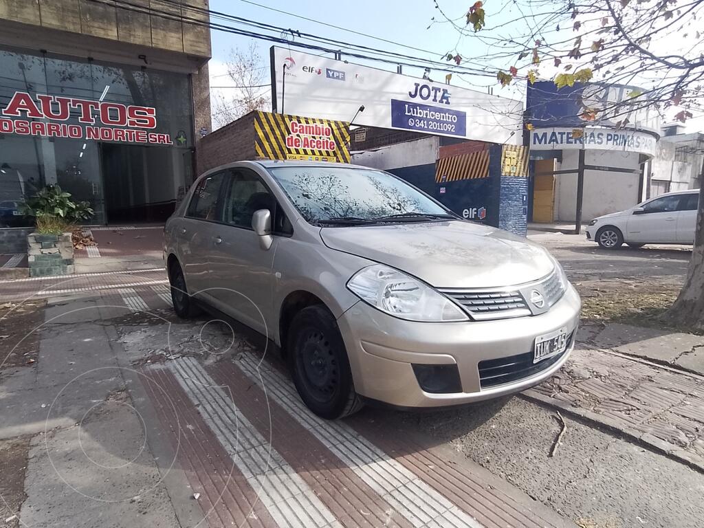 foto Nissan Tiida Visia usado (2010) color Bronce precio $1.900.000