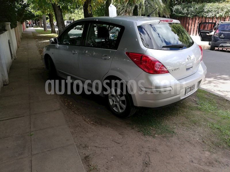 foto Nissan Tiida Visia usado