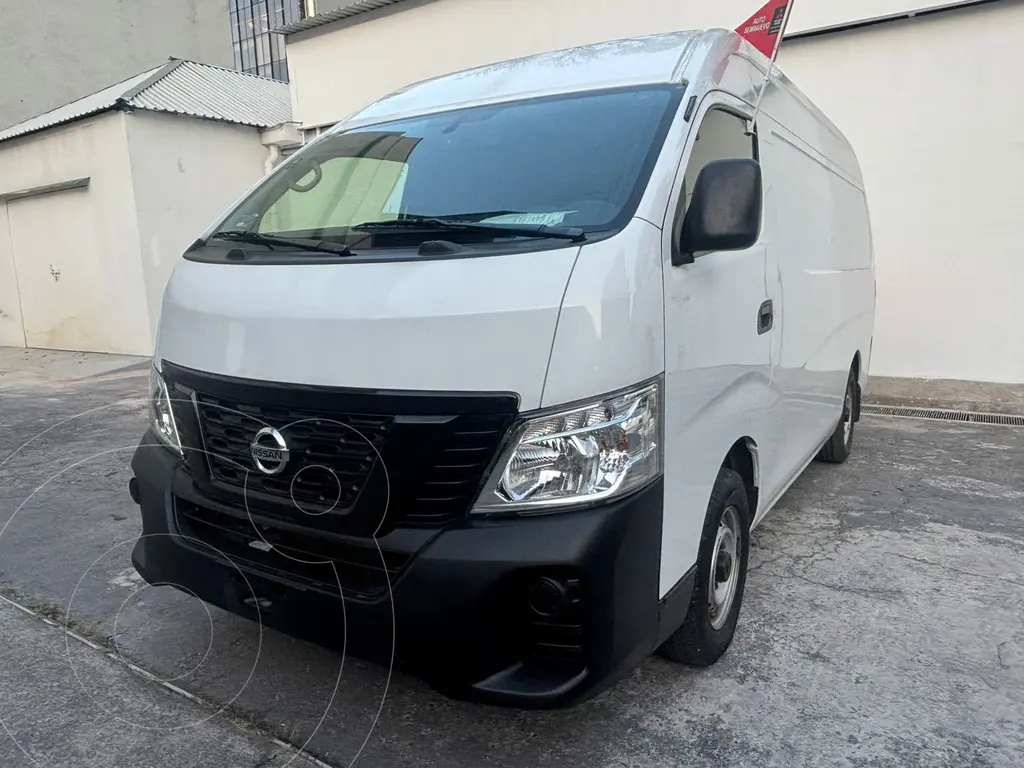 foto Nissan Urvan Panel Ventanas Amplia usado (2022) color Blanco precio $445,000