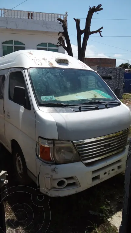 Nissan Urvan DX Larga 15 Pas 2008