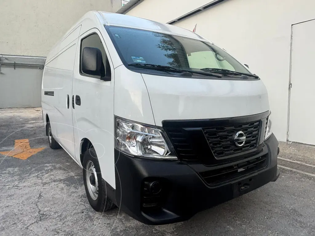 foto Nissan Urvan Panel Ventanas Amplia usado (2022) color Blanco precio $450,000
