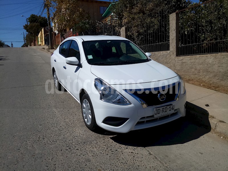 foto Nissan Versa 1.6L Sense usado