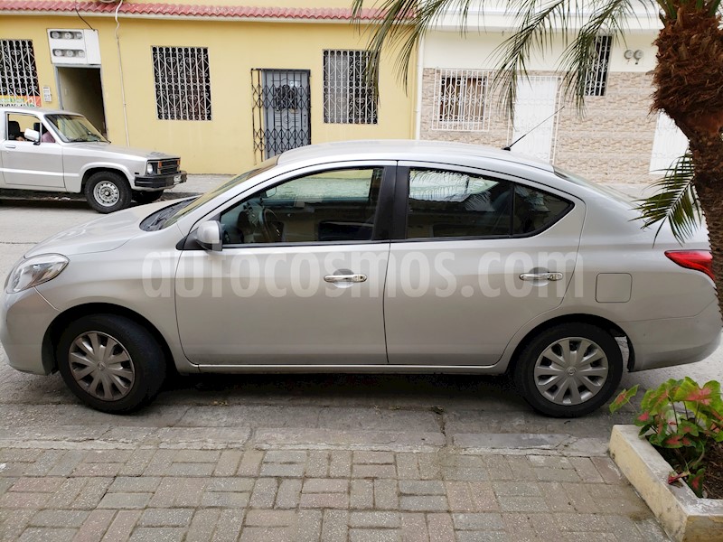 foto Nissan Versa 1.6L Sense usado