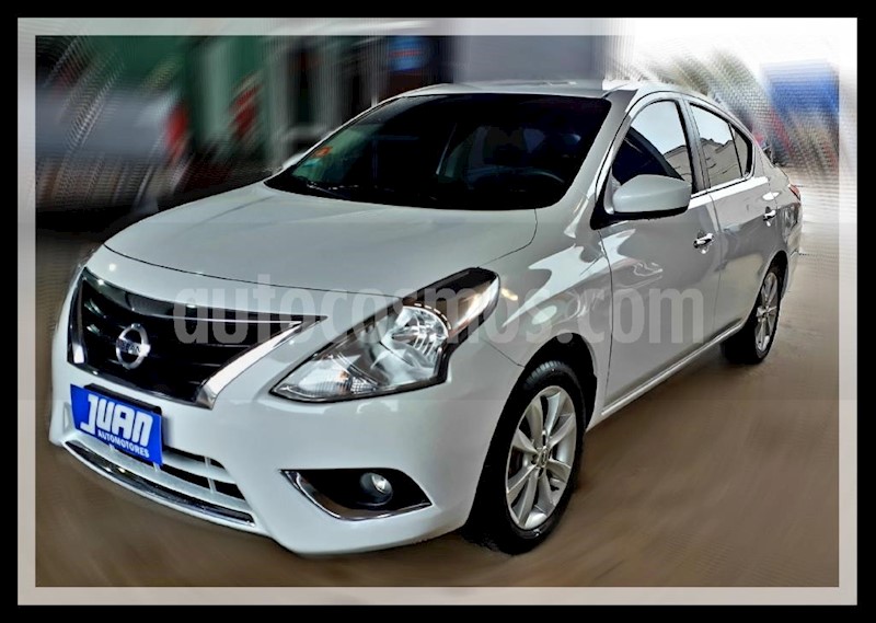 foto Nissan Versa Advance Aut usado