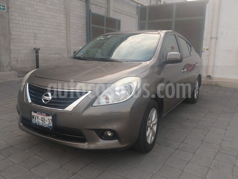 foto Nissan Versa Advance Aut usado (2014) color Acero precio $130,000